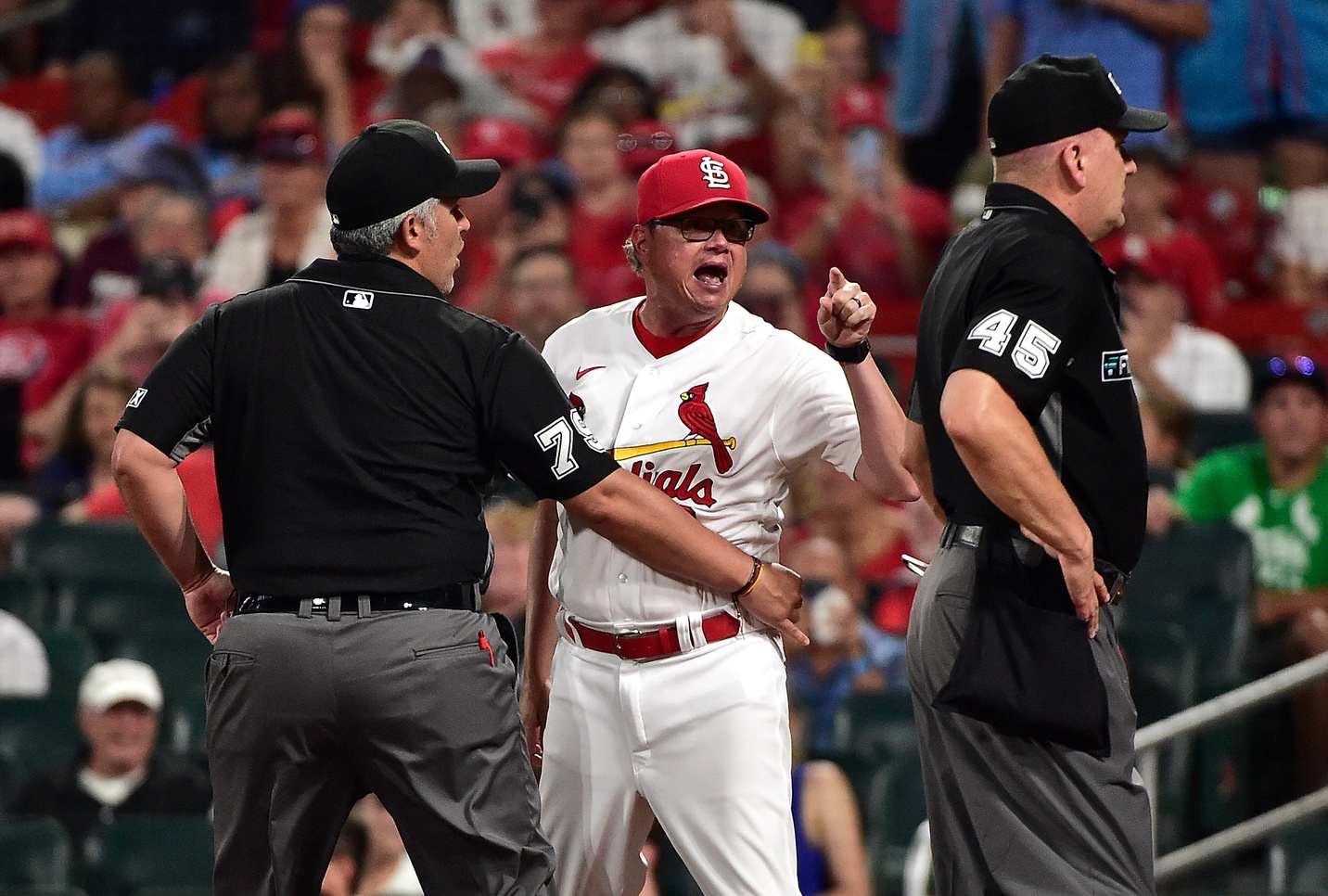 This is your last run': Albert Pujols, Yadier Molina receive emotional  message from Oli Marmol after division title win